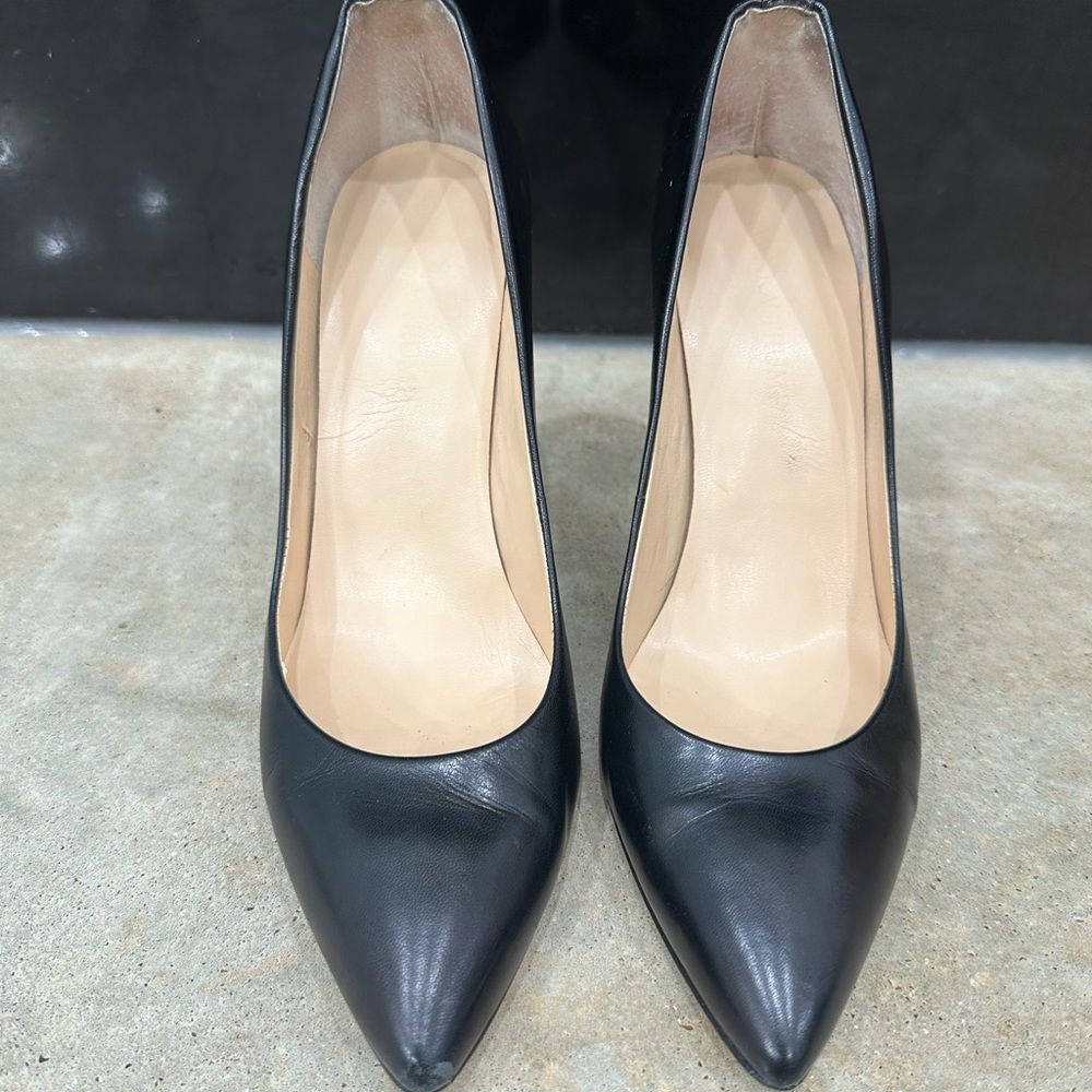 Ivanka Trump Elegant Black Women's Pumps